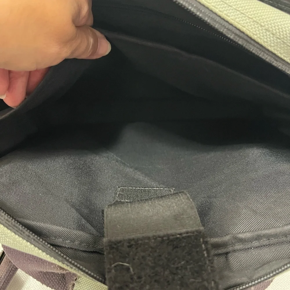 Token Lawrence Laptop bag, versatile w amazing storage and durable. Pale green